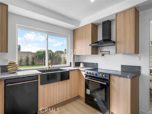 5592 Pineridge Dr , La Palma, CA