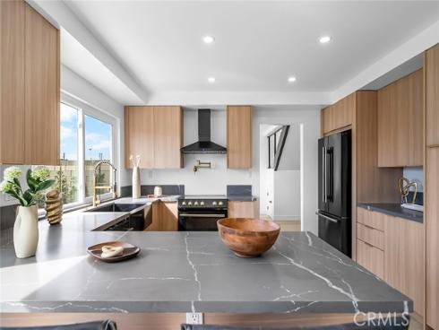 5592 Pineridge Dr , La Palma, CA