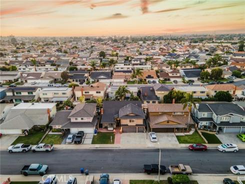 8211  Bellhaven  , La Palma, CA