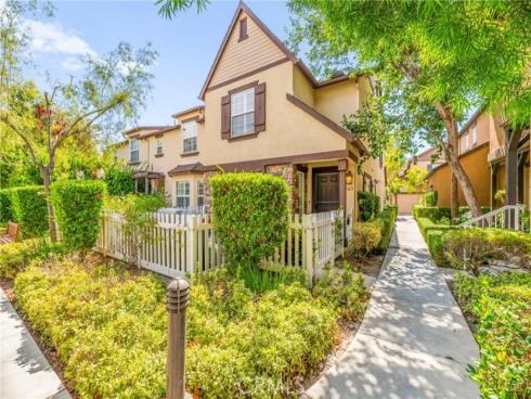 43 Three Vines Court