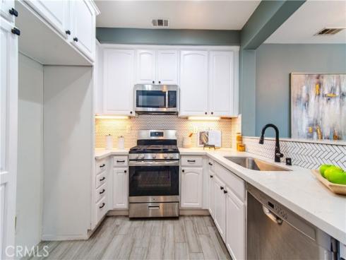 21  Thorp  , Ladera Ranch, CA