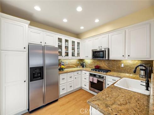 8  Earthen   Court, Ladera Ranch, CA