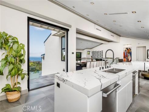 2135  Hillview   Drive, Laguna Beach, CA