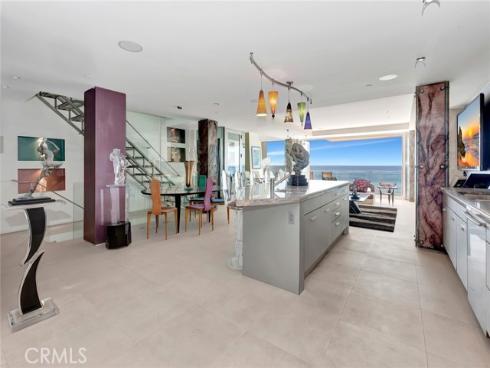 1261  Ocean Front  , Laguna Beach, CA