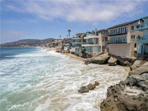 1261  Ocean Front  , Laguna Beach, CA