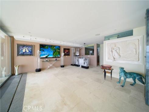 1261  Ocean Front  , Laguna Beach, CA