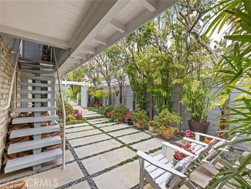 1445  Santa Cruz   Street, Laguna Beach, CA