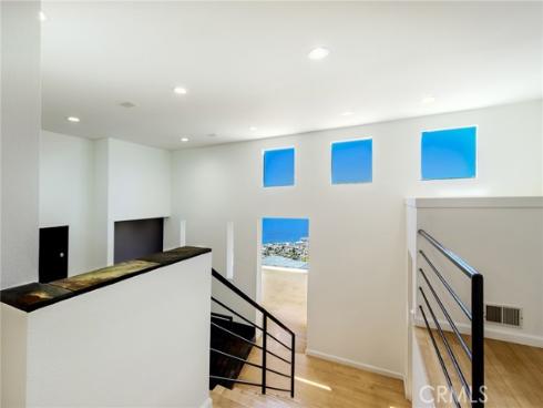 1305  La Mirada   Street, Laguna Beach, CA