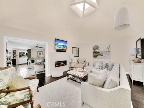 903  Meadowlark   Lane, Laguna Beach, CA