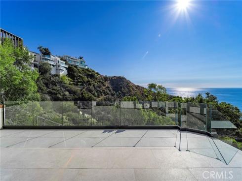 685  Nyes   Place, Laguna Beach, CA