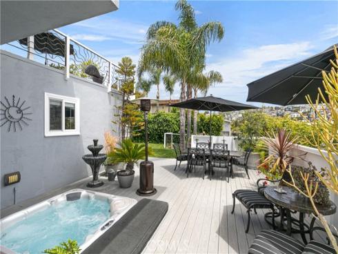 1094  Noria   Street, Laguna Beach, CA