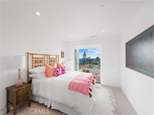 2845  Rounsevel  , Laguna Beach, CA