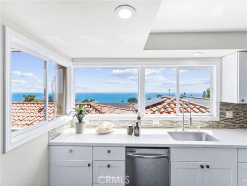 1445  Hillcrest   Drive, Laguna Beach, CA