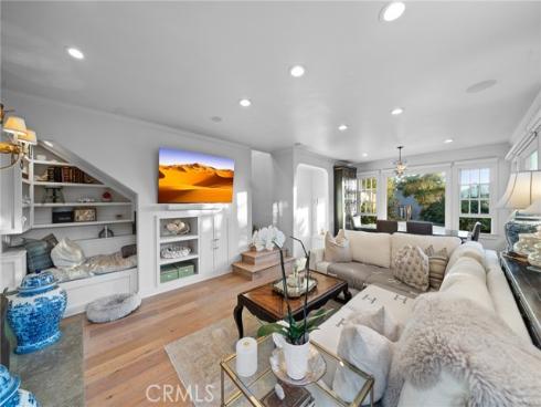 31847  8th   Avenue, Laguna Beach, CA