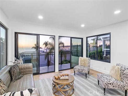 875  Santa Ana   Street, Laguna Beach, CA