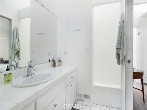 253 Fairview Street, Laguna Beach, CA