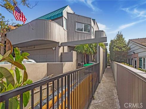 253 Fairview Street, Laguna Beach, CA