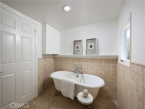 2130 Glenneyre Street, Laguna Beach, CA