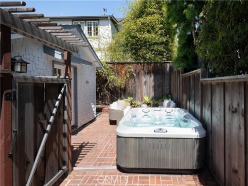 2130 Glenneyre Street, Laguna Beach, CA