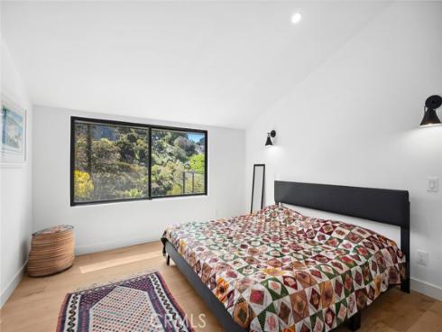 990  Meadowlark   Drive, Laguna Beach, CA