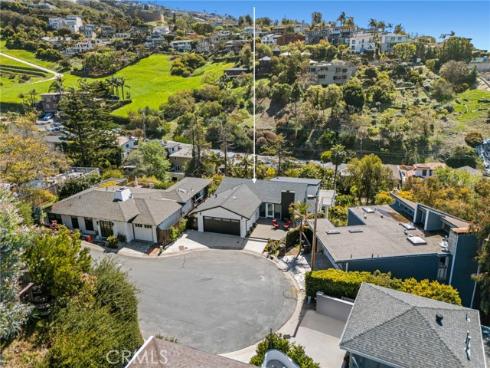 990  Meadowlark   Drive, Laguna Beach, CA