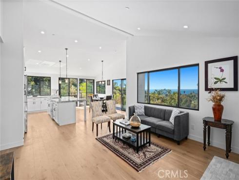 990  Meadowlark   Drive, Laguna Beach, CA