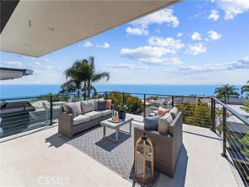 869 Santa Ana Street, Laguna Beach, CA