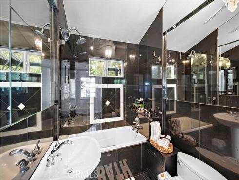 1056 Glenneyre Street, Laguna Beach, CA