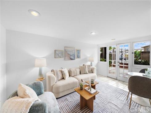 1056 Glenneyre Street, Laguna Beach, CA