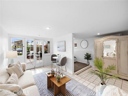 1056 Glenneyre Street, Laguna Beach, CA