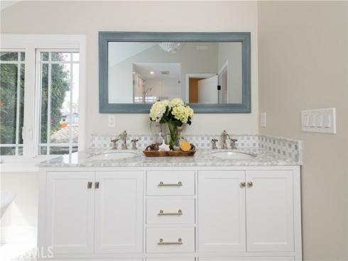 567 Flora Street, Laguna Beach, CA