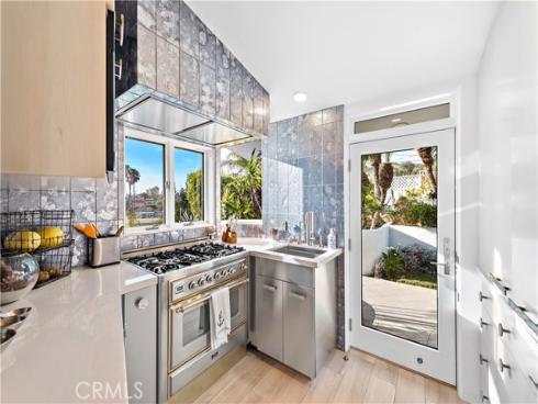 594 Cliff Drive, Laguna Beach, CA