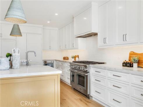 1759 Glenneyre Street, Laguna Beach, CA