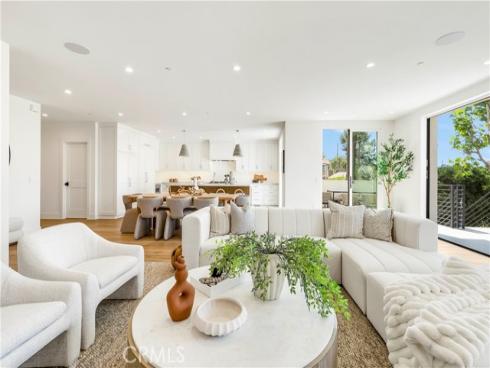 1759 Glenneyre Street, Laguna Beach, CA