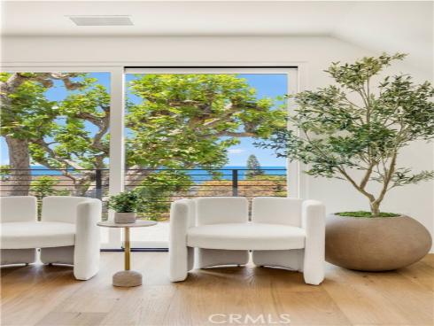 1759 Glenneyre Street, Laguna Beach, CA