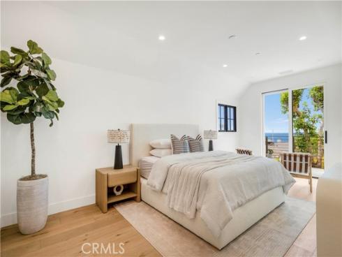 1759 Glenneyre Street, Laguna Beach, CA
