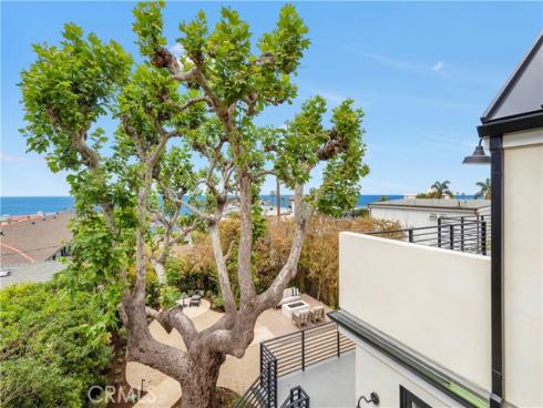 1759 Glenneyre Street, Laguna Beach, CA