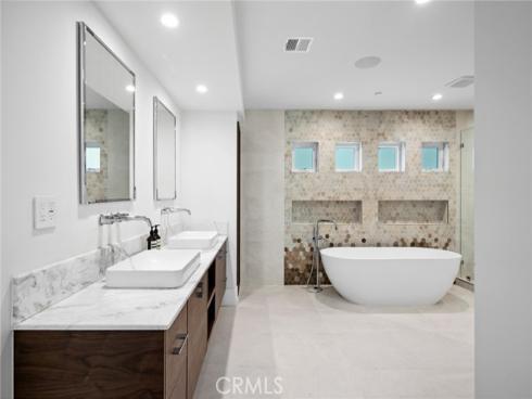 1435 Cerritos Drive, Laguna Beach, CA