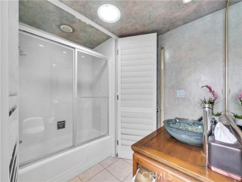 537 Dunnegan Place, Laguna Beach, CA