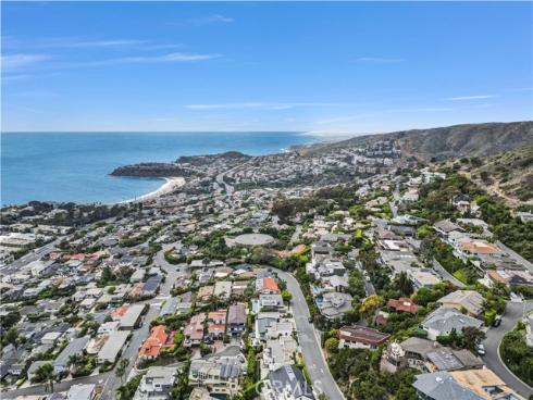 537 Dunnegan Place, Laguna Beach, CA