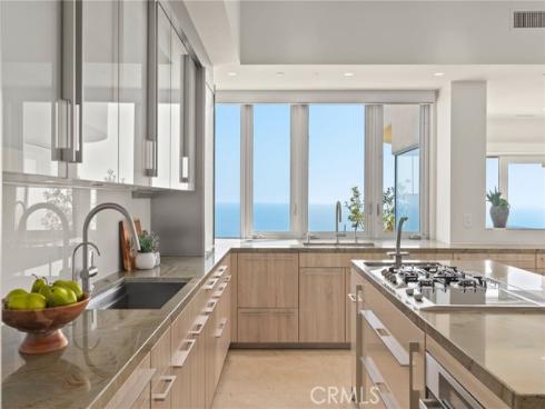 900  Gainsborough   Drive, Laguna Beach, CA