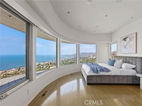 900  Gainsborough   Drive, Laguna Beach, CA