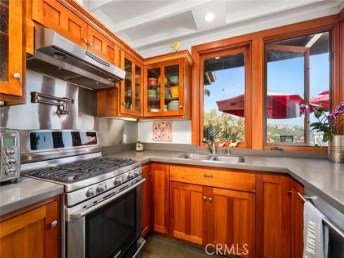 1687 Temple Hills Drive, Laguna Beach, CA