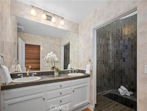 390 Saint Anns Drive, Laguna Beach, CA