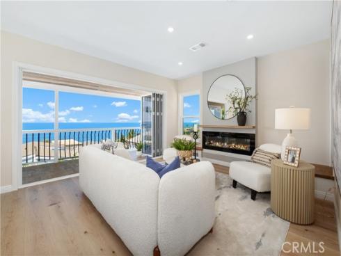 2961 Rounsevel , Laguna Beach, CA