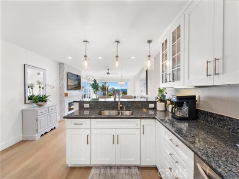 240  Moss  4  Street, Laguna Beach, CA