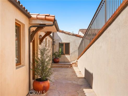 2516 Temple Hills Drive, Laguna Beach, CA