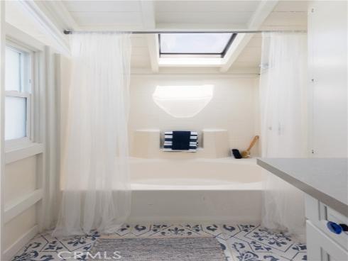 425 Monterey Drive, Laguna Beach, CA