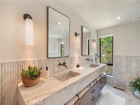 702  Diamond  , Laguna Beach, CA