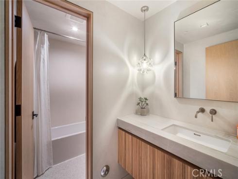 702  Diamond  , Laguna Beach, CA